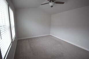 2142 N 725 W in Layton, UT - Building Photo