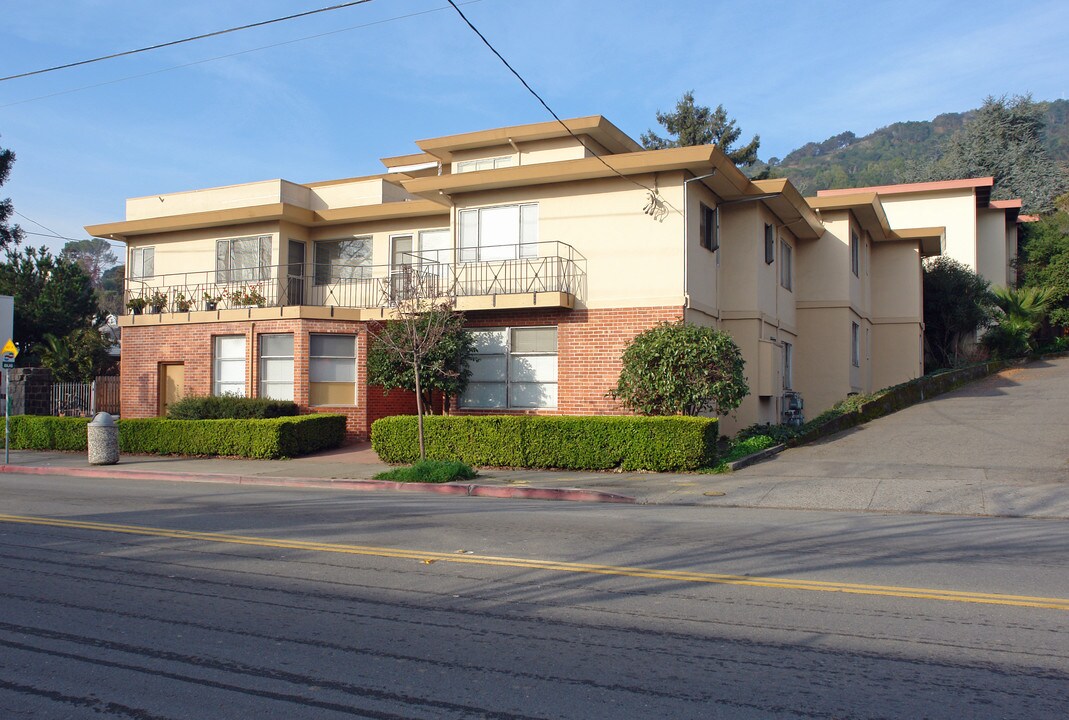 1401 Lincoln Ave in San Rafael, CA - Building Photo