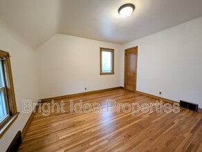 81 Winona St E in St. Paul, MN - Building Photo - Building Photo