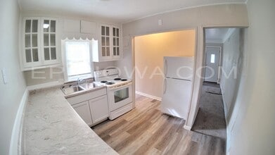 1339 K Ave NE in Cedar Rapids, IA - Building Photo - Building Photo