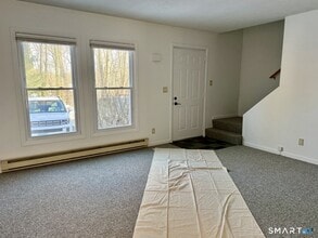 22 Dartmouth Dr in Groton, CT - Building Photo - Building Photo