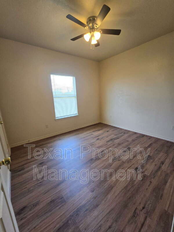 3711 Mandy Dr in Granbury, TX - Building Photo - Building Photo
