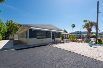 11095 2nd St E in Treasure Island, FL - Building Photo - Building Photo