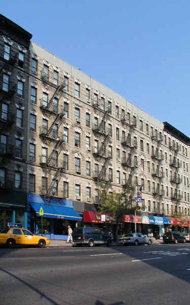 1229 1st Ave in New York, NY - Foto de edificio - Building Photo