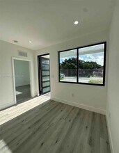 16002 NW 38th Pl in Miami Gardens, FL - Building Photo - Building Photo