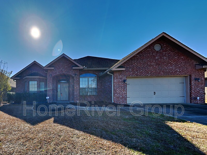 262 Paradise Palm Cir in Crestview, FL - Foto de edificio