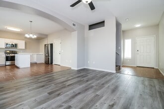 7010 S 41st Dr in Phoenix, AZ - Building Photo - Building Photo