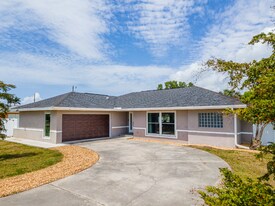 227 SE 45th Terrace in Cape Coral, FL - Building Photo