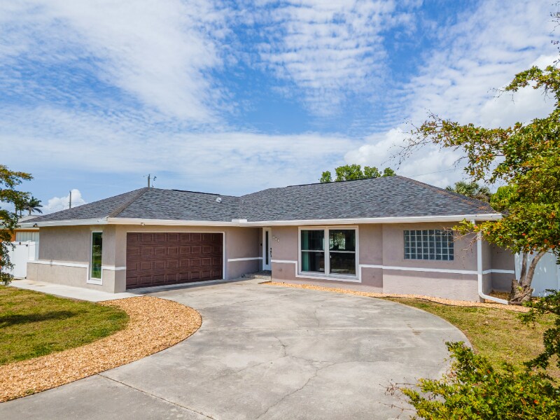 227 SE 45th Terrace in Cape Coral, FL - Building Photo