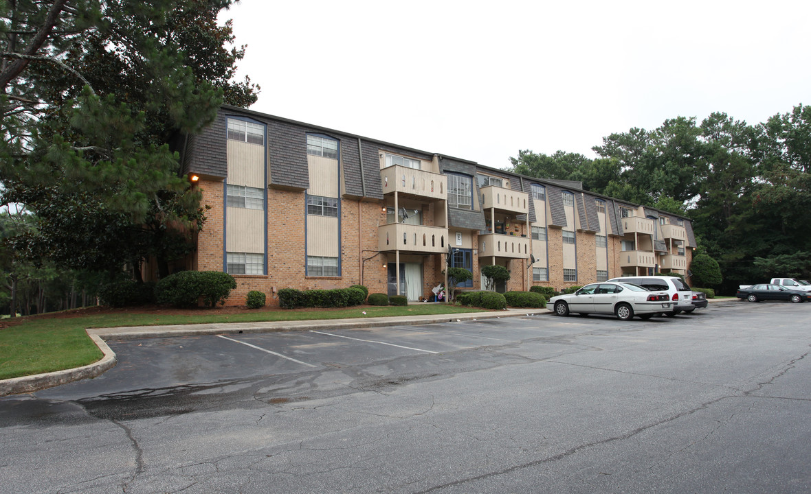 Veracruz Apartments in Forest Park, GA - Building Photo