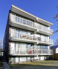 1612 14th Ave SW in Calgary, AB - Building Photo - Building Photo