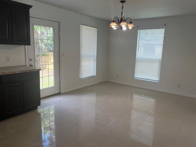 812 Old Angleton Rd in Clute, TX - Building Photo - Building Photo