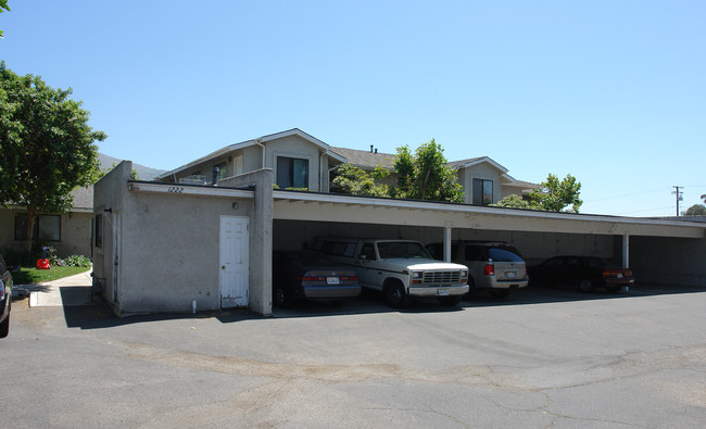 1220-1222 E Ventura St in Santa Paula, CA - Building Photo - Building Photo