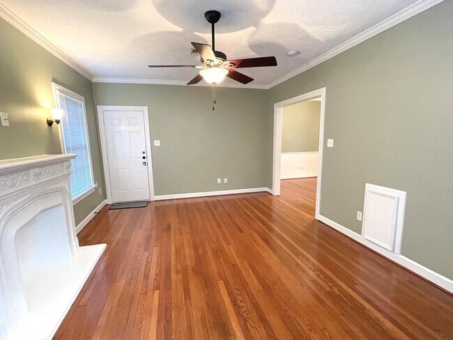 4630 Clay St in Houston, TX - Building Photo - Building Photo