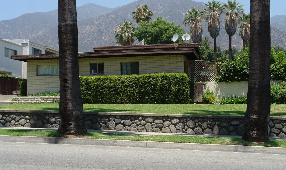 175 Sierra Madre Blvd in Sierra Madre, CA - Building Photo