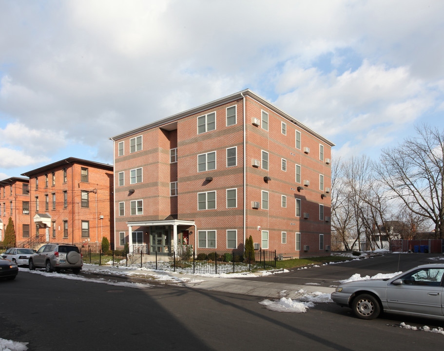 128-134 Wooster St in Hartford, CT - Building Photo