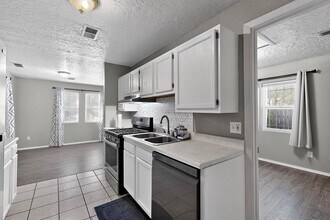 904 Arno St SE in Albuquerque, NM - Building Photo - Building Photo