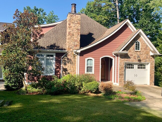 property at 1006 Albany St