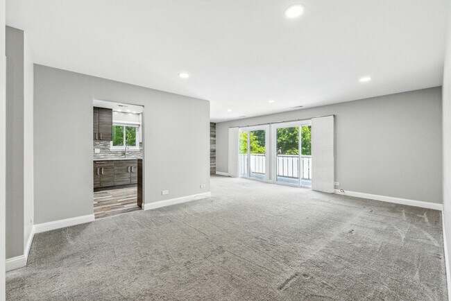 241 Deerpath Ct in Schaumburg, IL - Building Photo - Building Photo