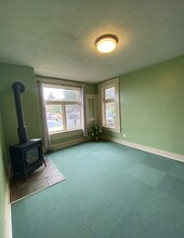 1120 Finnegan Way in Bellingham, WA - Building Photo - Building Photo