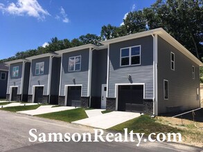 100 Linda Cir in Johnston, RI - Building Photo - Building Photo