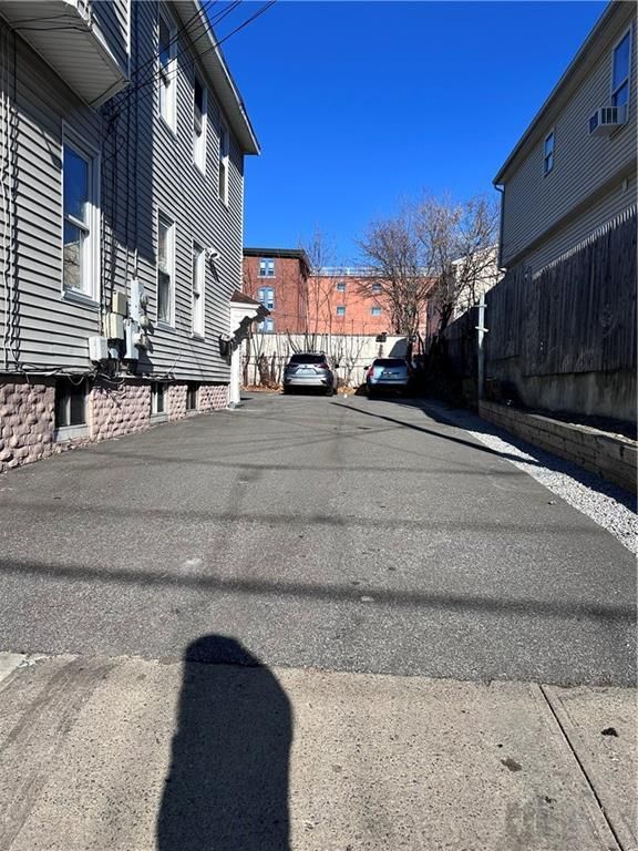 111 Burnett St in Providence, RI - Foto de edificio - Building Photo