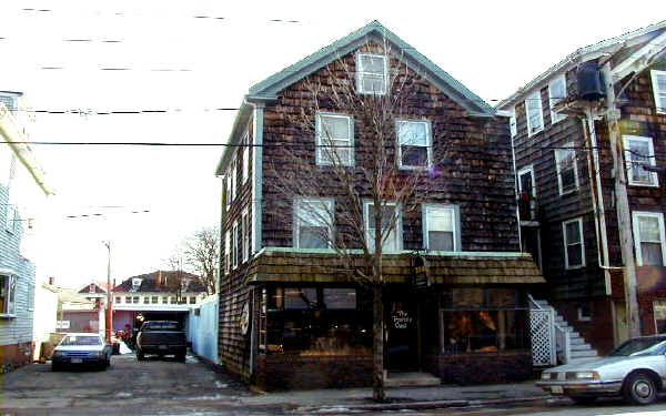 124 Pleasant St in Marblehead, MA - Building Photo - Building Photo