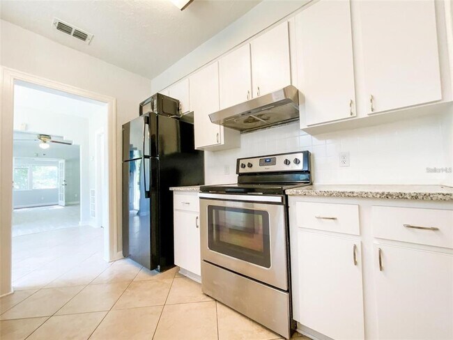 800 W Frances Ave in Tampa, FL - Building Photo - Building Photo