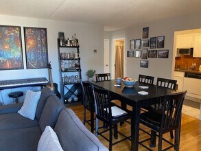 1243 Beacon St, Unit 2D in Brookline, MA - Building Photo - Building Photo