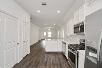 15819 Kinlough Dr in Humble, TX - Building Photo - Building Photo