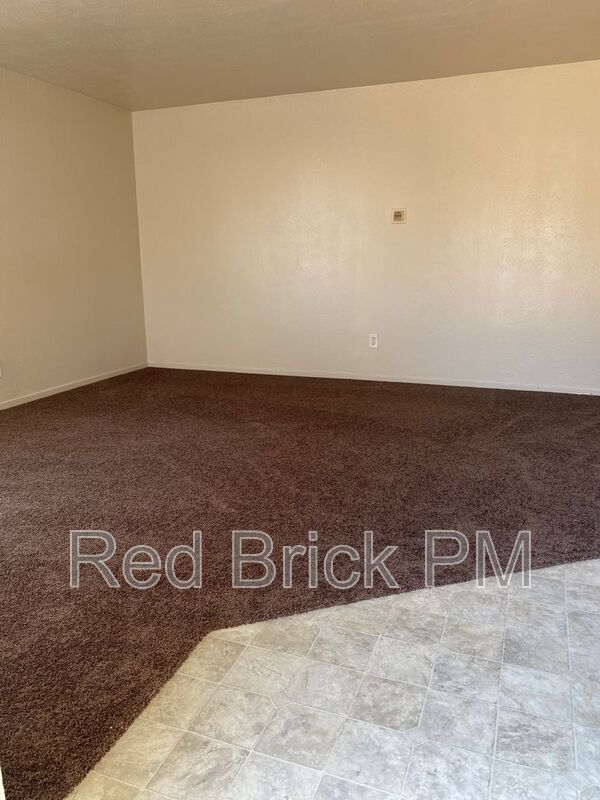 489 Cedar Ave in Atwater, CA - Building Photo - Building Photo