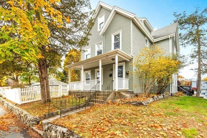 7 Perham St in Wakefield, MA - Building Photo