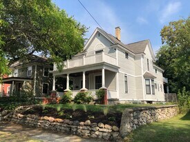 552 Union St SE, Unit 2 in Grand Rapids, MI - Building Photo