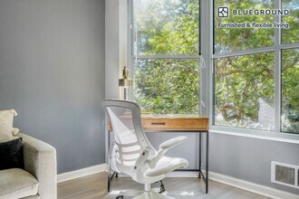 2 Townsend St in San Francisco, CA - Building Photo - Building Photo