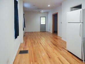 2318 N Southport Ave, Unit 2315-CH1 in Chicago, IL - Building Photo - Building Photo