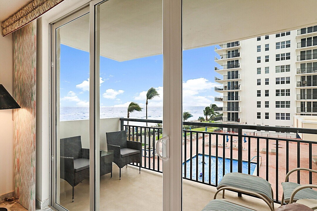 1149 Hillsboro Mile in Hillsboro Beach, FL - Building Photo