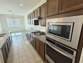 5525 W Lazy Farm Dr in Oro Valley, AZ - Building Photo - Building Photo