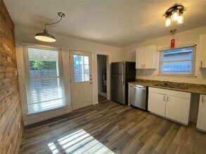 9618 Sugar Hill Dr in Austin, TX - Building Photo - Building Photo