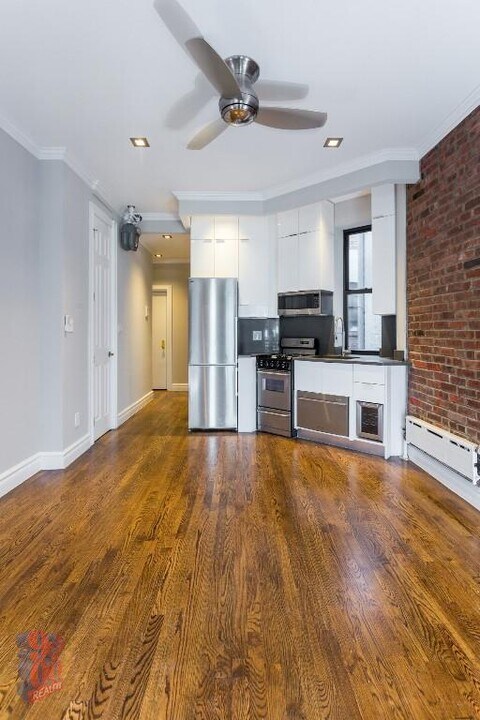 248 Mott St in New York, NY - Building Photo