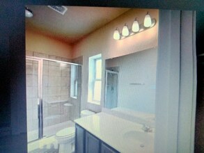 10517 Grn Lk Dr in San Antonio, TX - Foto de edificio - Building Photo