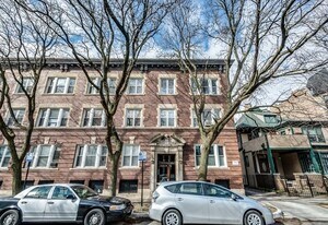 5046 S Blackstone Ave, Unit 3 in Chicago, IL - Building Photo