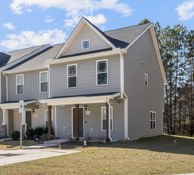 property at 129 Longleaf Pine St