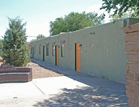 Monkbridge Gardens in Albuquerque, NM - Building Photo - Building Photo