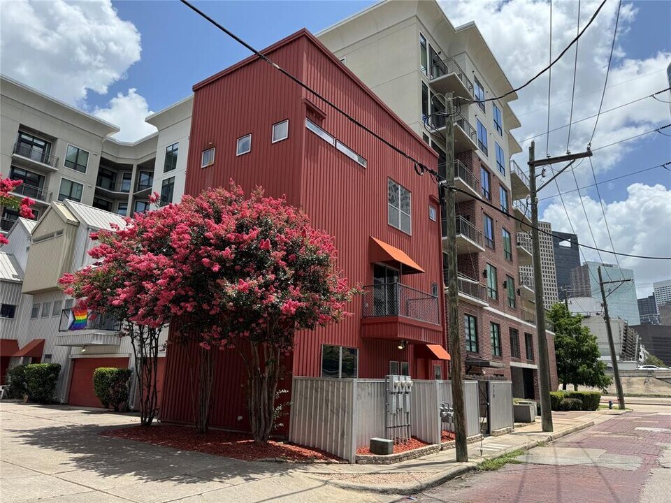 720 Andrews St in Houston, TX - Building Photo