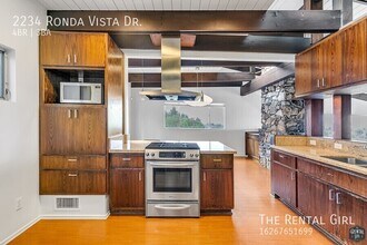 2234 Ronda Vista Dr in Los Angeles, CA - Building Photo - Building Photo