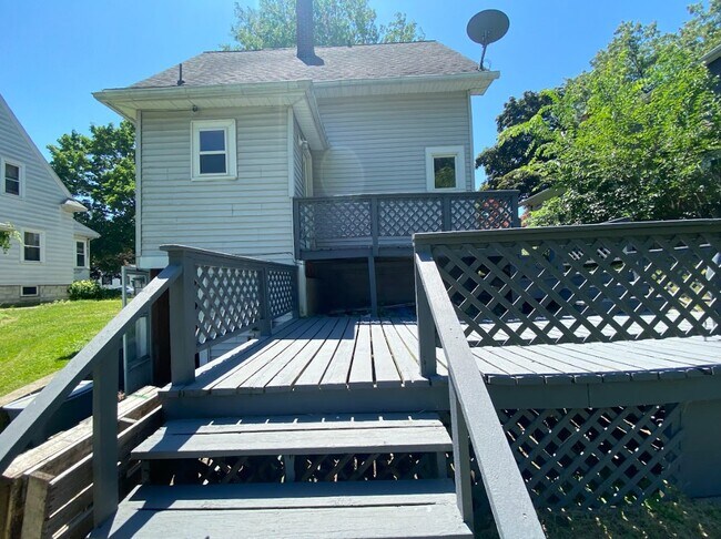 1318 Leroy St in Jackson, MI - Building Photo - Building Photo