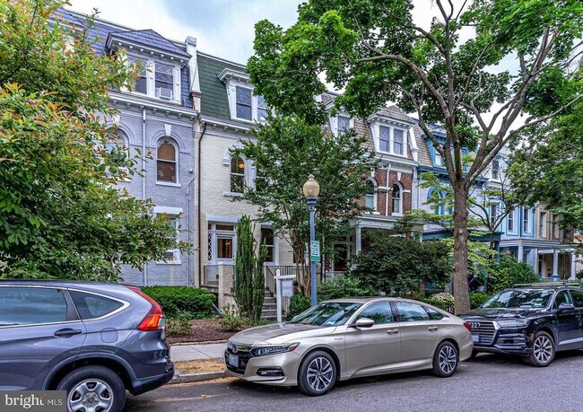 2821 27th St NW in Washington, DC - Building Photo - Building Photo