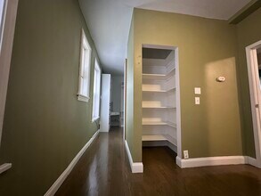 4918 N Troy St, Unit 1 in Chicago, IL - Building Photo - Building Photo