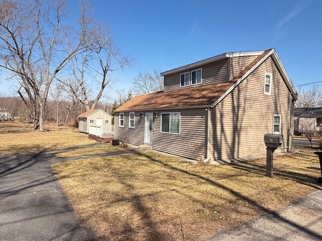 property at 7 Southbridge St Ct