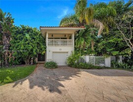 4000 Alhambra Cir in Coral Gables, FL - Building Photo